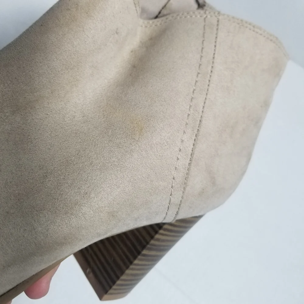 OLD NAVY WOMEN'S TAN ANKLE BOOTS SIZE 9